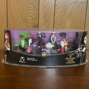 Tim Burton’s The Nightmare Before Christmas figure set(collector’s)